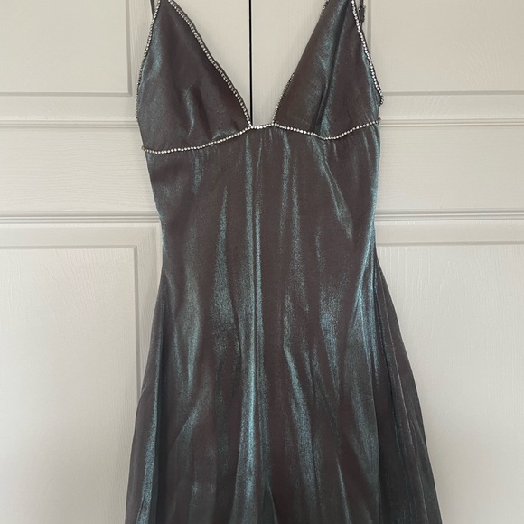 House of CB Shimmering Silver Dress “Excellent Used Condition “#02 - Picture 5 of 7
